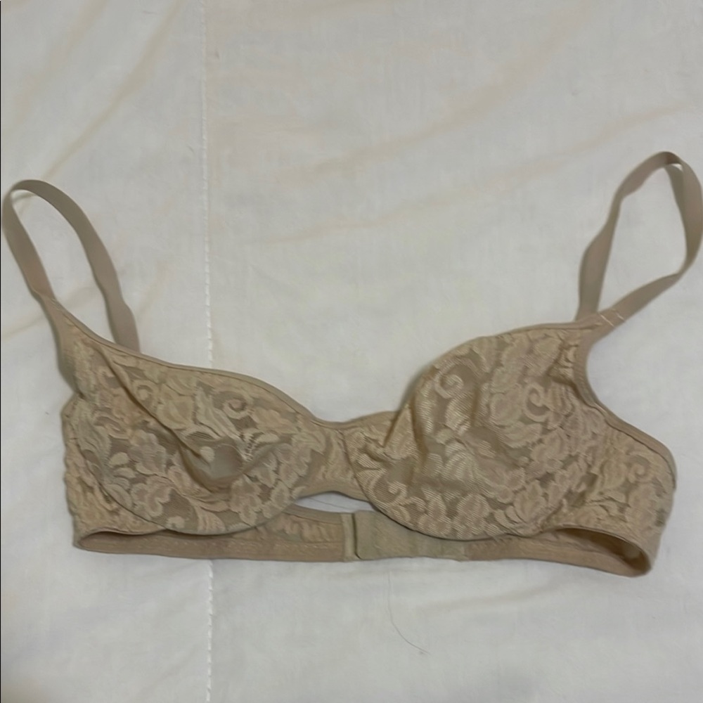 Victoria's Secret Lace Underwire Demi Bra in Beige 34B